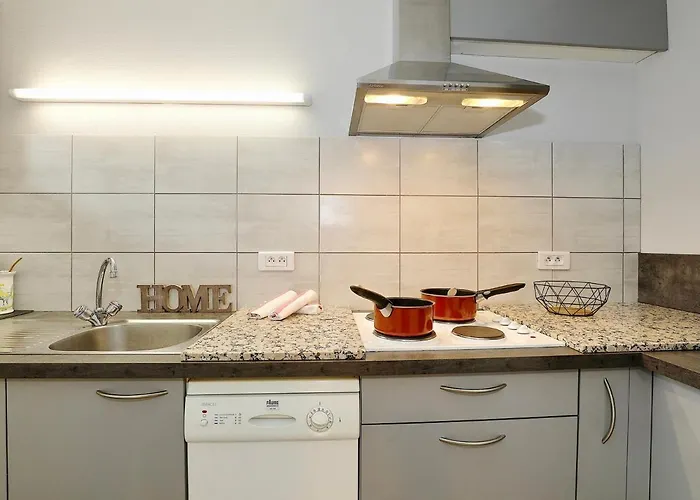 Renove Skis Aux Pieds, Centre Station 1650, 4 Pers - Fr-1-575-197 * Courchevel